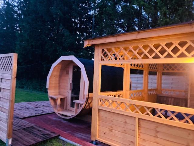 Kalinowy Sad Domki Z Jacuzzi I Sauna Mikołajki Ngoại thất bức ảnh